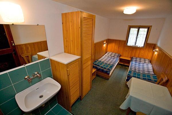 Schronisko Pttk Samotnia Hostel Карпач Стая снимка