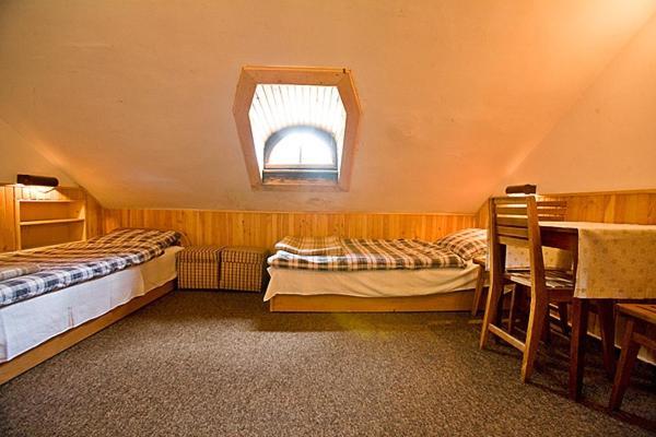 Schronisko Pttk Samotnia Hostel Карпач Стая снимка