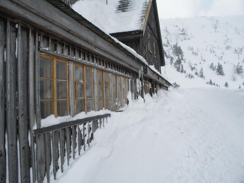 Schronisko Pttk Samotnia Hostel Карпач Екстериор снимка
