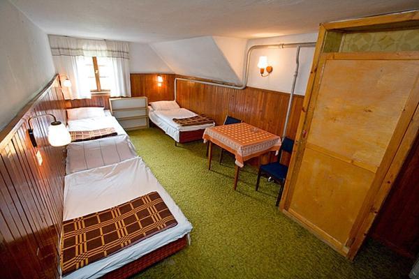 Schronisko Pttk Samotnia Hostel Карпач Стая снимка