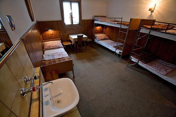 Schronisko Pttk Samotnia Hostel Карпач Стая снимка
